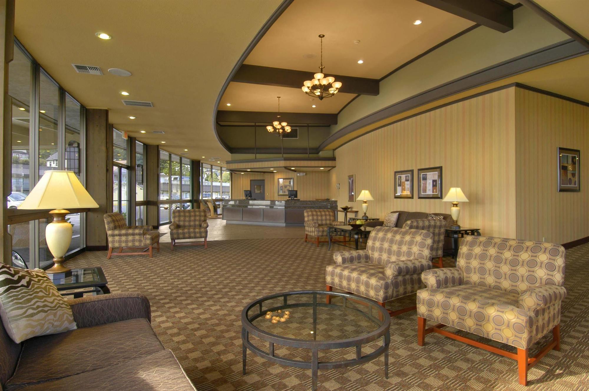 Red Lion Hotel Coos Bay Interior photo